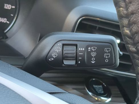 Used 2024 Ford Explorer Limited image 29