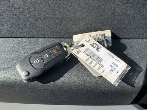 New 2026 Ford F250 XL w/ XL Chrome Package image 30