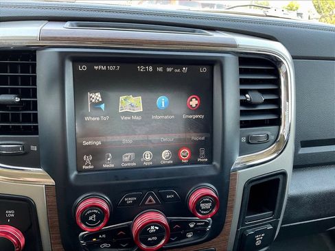 Used 2015 RAM 2500 Laramie w/ Convenience Group AWD/4WD image 18