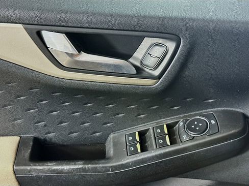 Used 2020 Ford Escape SE FWD image 20