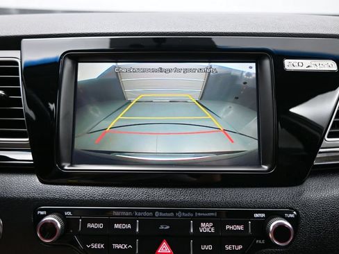 Used 2017 Kia Niro FWD image 23