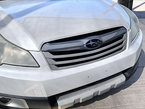 Used 2012 Subaru Outback 2.5i Limited image 30