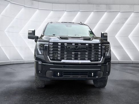 Used 2024 GMC Sierra 2500 Denali Ultimate AWD/4WD image 9