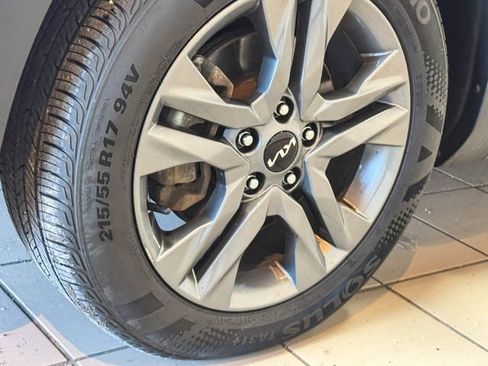 Used 2023 Kia Seltos S image 16