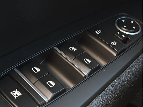 Used 2023 Kia Forte LXS w/ LXS Technology Package FWD image 17