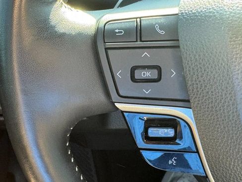 Used 2025 Toyota Camry SE w/ Convenience Package FWD image 26
