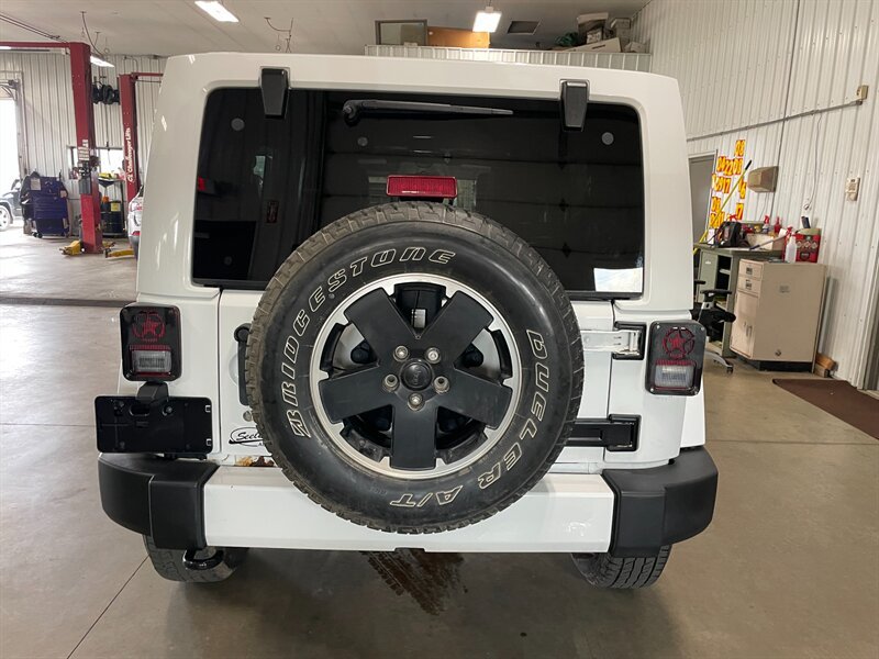 Used 2012 Jeep Wrangler Unlimited Sahara AWD/4WD image 26