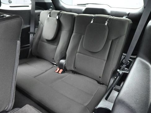 Certified 2023 Ford Explorer XLT RWD image 20