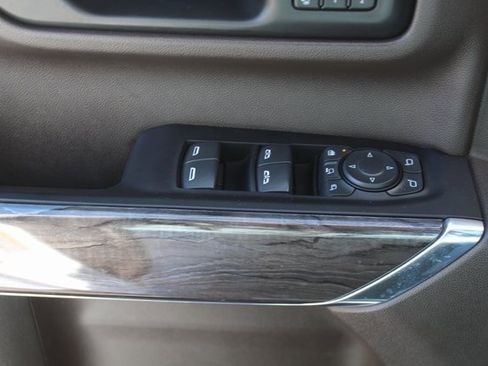 Used 2022 Chevrolet Silverado 2500 LTZ w/ LTZ Premium Package image 43