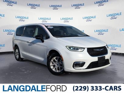 Used 2024 Chrysler Pacifica Touring-L