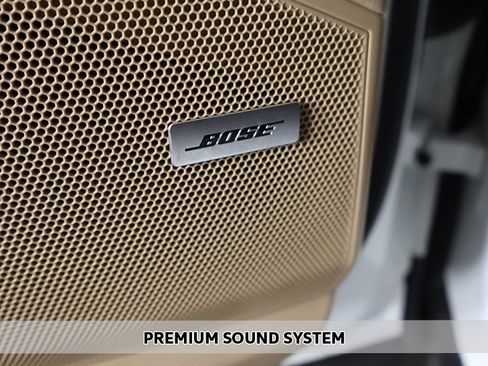 Used 2023 Porsche Cayenne Platinum Edition image 5