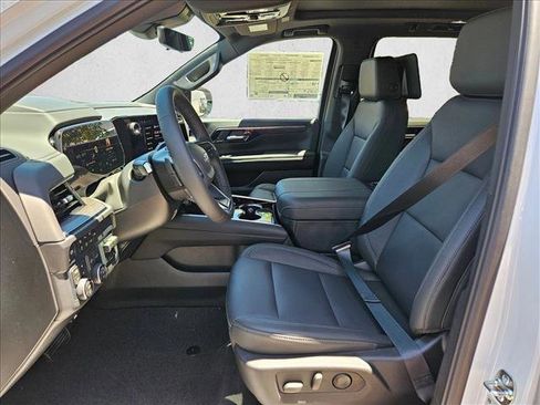 New 2026 Chevrolet Suburban Z71 w/ Z71 Off-Road Package AWD/4WD image 4
