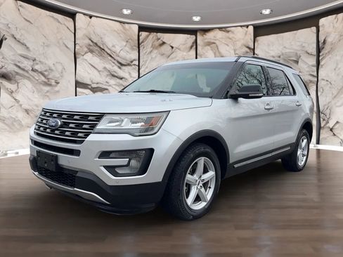 Used 2016 Ford Explorer XLT w/ Equipment Group 202A image 40