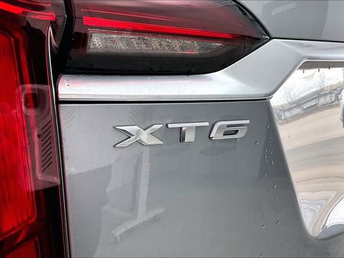Used 2025 Cadillac XT6 Premium Luxury image 42