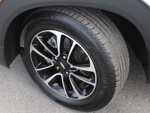 Used 2025 Chevrolet TrailBlazer LT AWD/4WD image 18