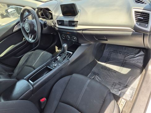 Used 2018 MAZDA MAZDA3 Sport w/ Preferred Equipment Package FWD image 32