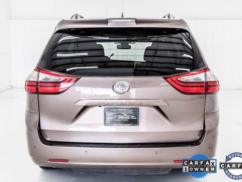 Used 2020 Toyota Sienna XLE Premium image 6