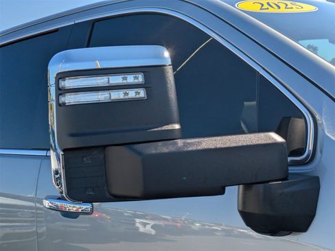 Used 2025 GMC Sierra 2500 SLT w/ SLT Convenience Package image 11