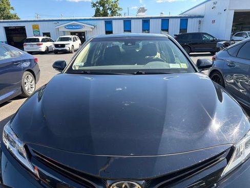 Used 2018 Toyota Camry LE w/ Convenience Package FWD image 2