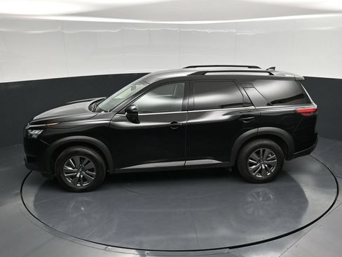 Used 2025 Nissan Pathfinder SV FWD image 50