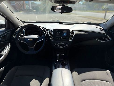 Used 2018 Chevrolet Malibu LT FWD image 14