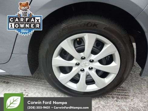 Used 2025 Toyota Corolla LE image 30