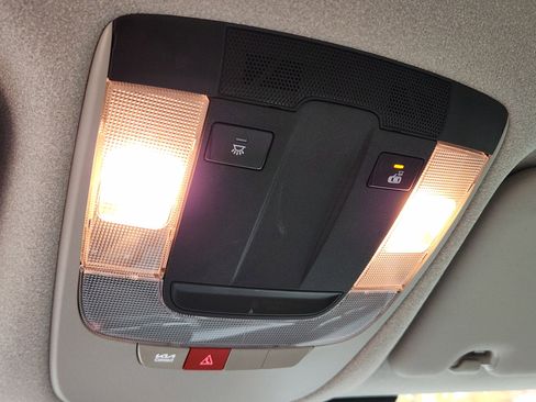 Used 2023 Kia Niro EX image 31