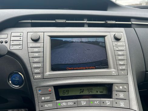 Used 2013 Toyota Prius Four image 40