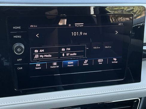 Used 2025 Volkswagen Taos S image 30