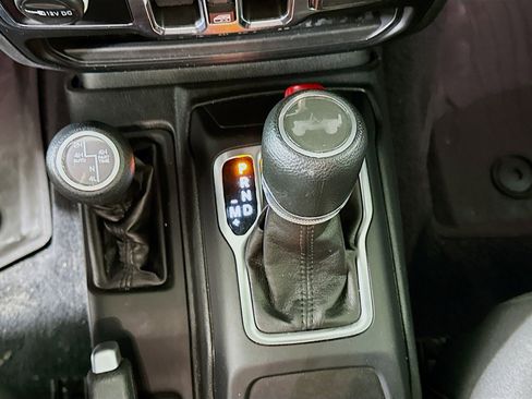 Used 2023 Jeep Wrangler Unlimited image 24