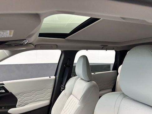 New 2025 Mitsubishi Outlander SEL image 11