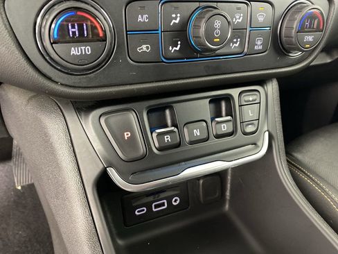 Certified 2021 GMC Terrain SLT image 18