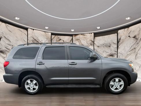 Used 2013 Toyota Sequoia SR5 RWD image 4