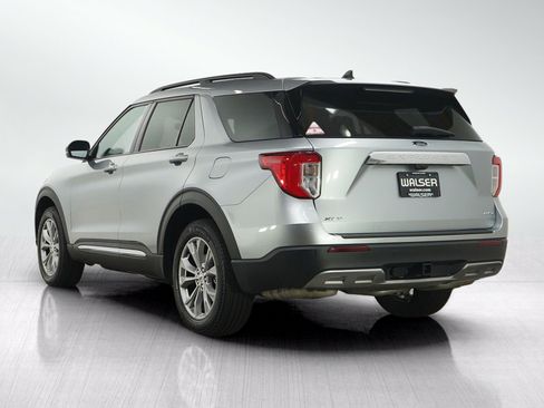 Used 2024 Ford Explorer XLT w/ Equipment Group 202A AWD/4WD image 4