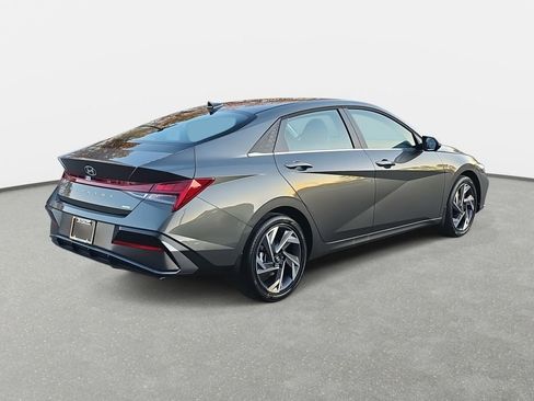 New 2026 Hyundai Elantra Limited image 5