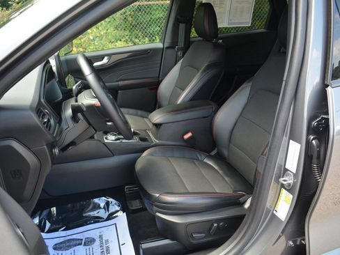 Used 2023 Ford Escape ST-Line Elite AWD/4WD image 10