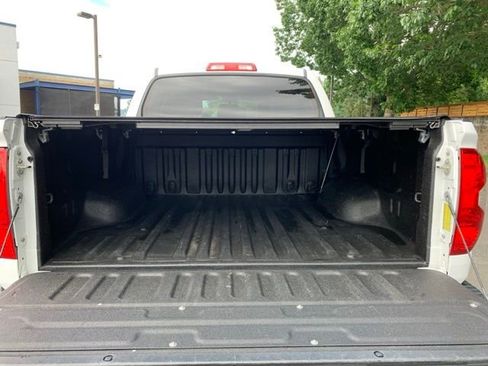 Used 2017 Toyota Tundra SR5 w/ SR5 Upgrade Package AWD/4WD image 5