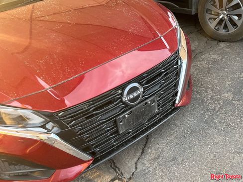 Used 2024 Nissan Altima 2.5 SV FWD image 7