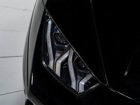 Used 2020 Lamborghini Huracan EVO RWD image 39
