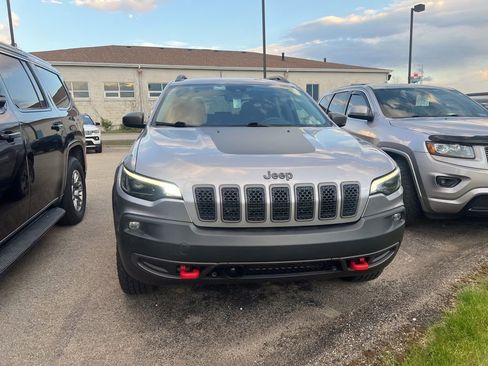 Used 2022 Jeep Cherokee Trailhawk w/ Sun, Sound & Nav Group AWD/4WD image 5