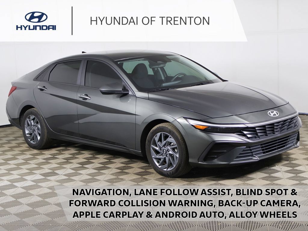 Used 2024 Hyundai Elantra SEL FWD image 1