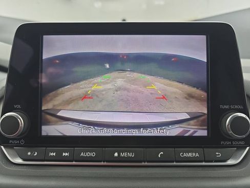 Used 2025 Nissan Rogue SV FWD image 28
