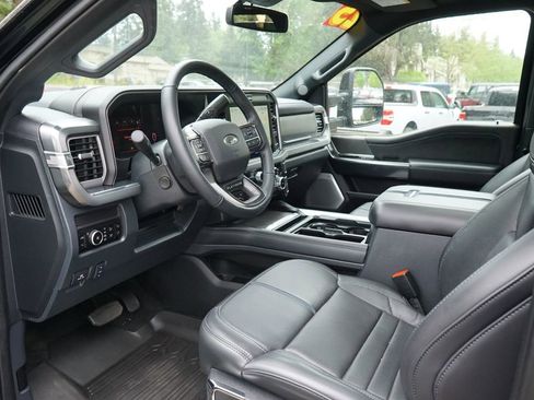 Certified 2025 Ford F450 Platinum w/ FX4 Off-Road Package AWD/4WD image 20