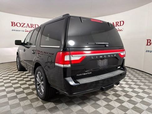 Used 2017 Lincoln Navigator Select RWD image 6