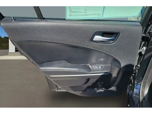 Used 2022 Dodge Charger SXT w/ Leather Interior Group image 17