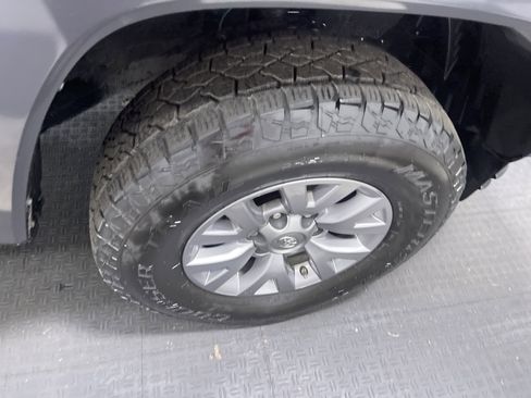 Used 2019 Toyota Tacoma SR5 image 27
