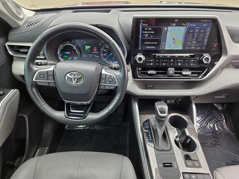 Used 2021 Toyota Highlander Platinum FWD image 11