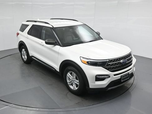 Certified 2023 Ford Explorer XLT w/ Equipment Group 202A RWD image 40