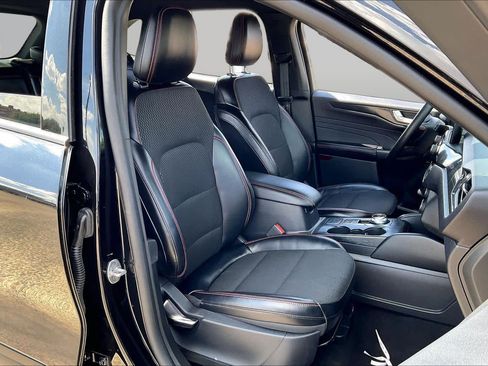 Used 2025 Ford Escape ST-Line FWD image 9