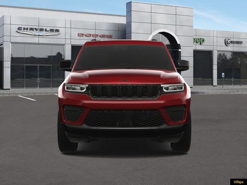 New 2025 Jeep Grand Cherokee Altitude image 3